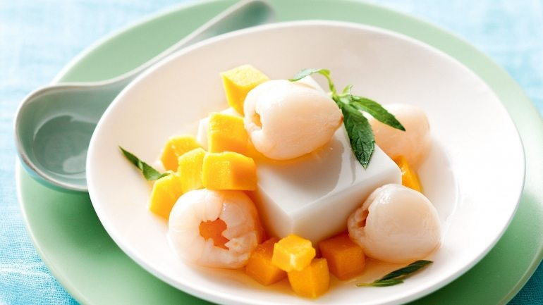 Puding s ličijem i mangom